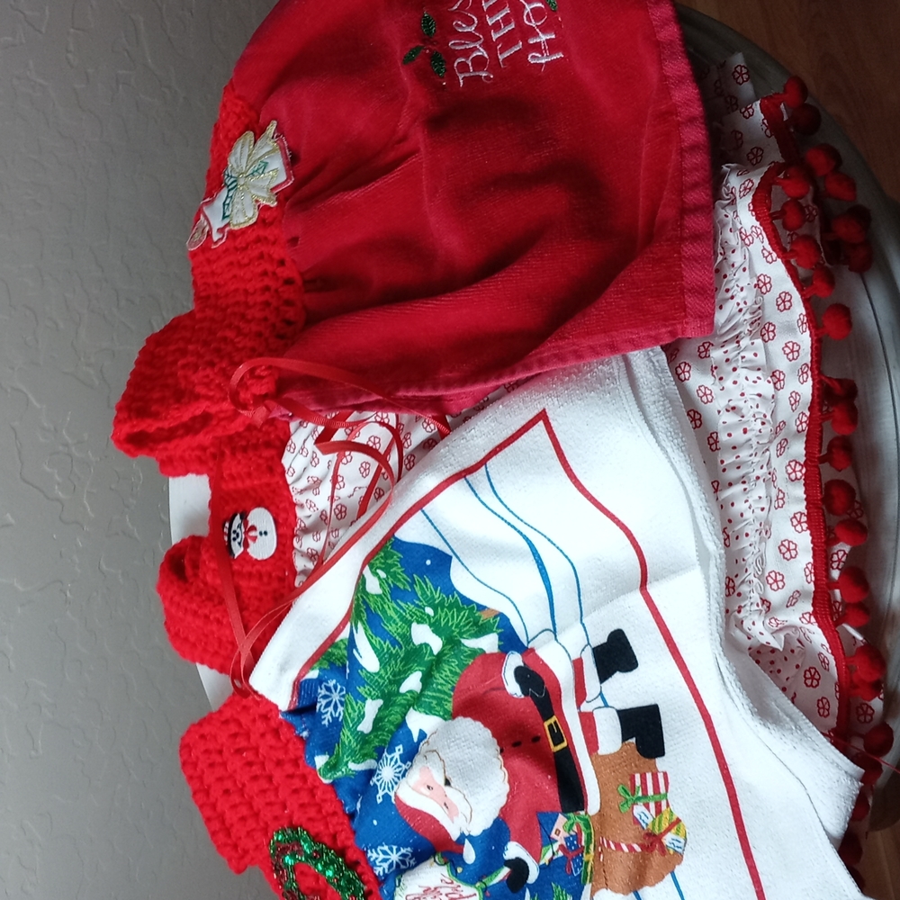 Bundle of Three Kitchen Towels